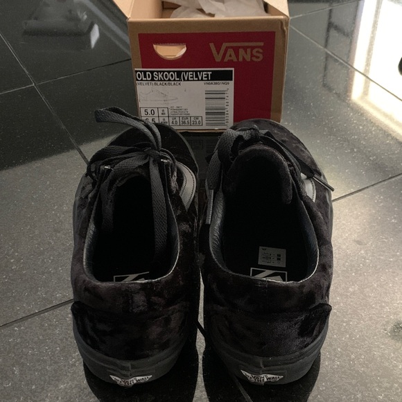 Vans Other - Vans Old Skool Velvet Men’s Black Sneakers